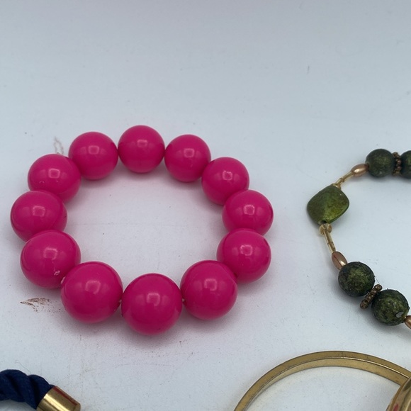 Mixed lot of 14 bangles stretch beaded charmed bracelets unmarked wearable - Picture 12 of 13